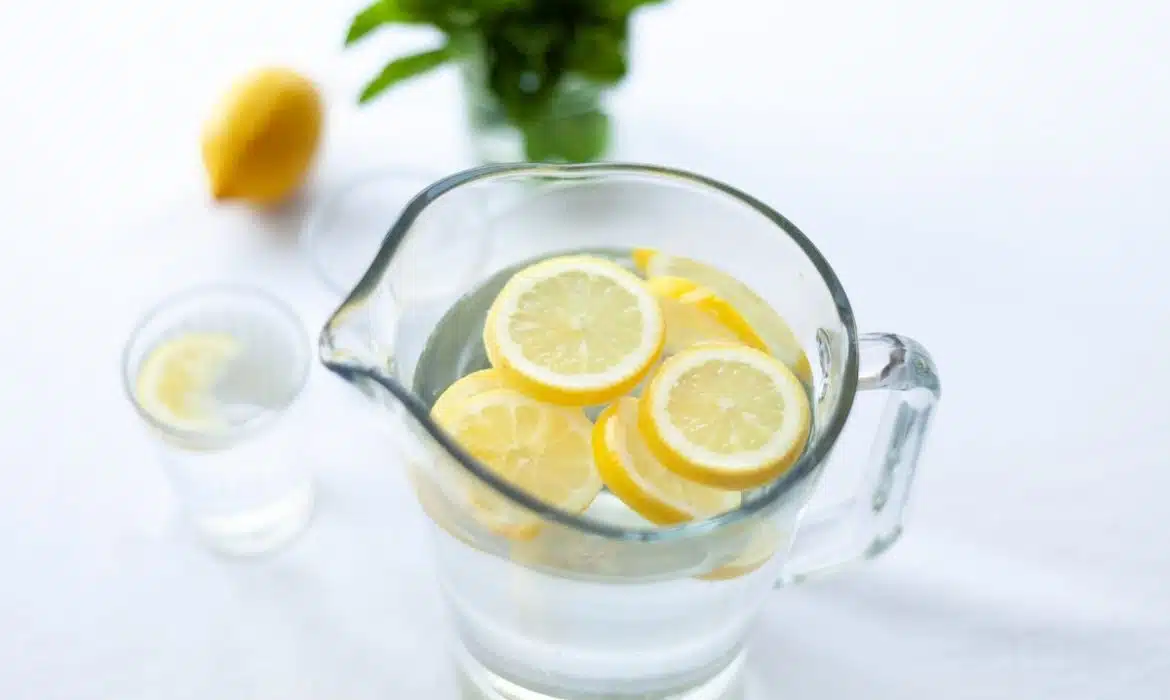 Les atouts de l’eau citronnée dans une démarche de perte de poids
