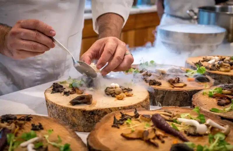 Découvrez les restaurants incontournables de votre ville pour une expérience culinaire unique