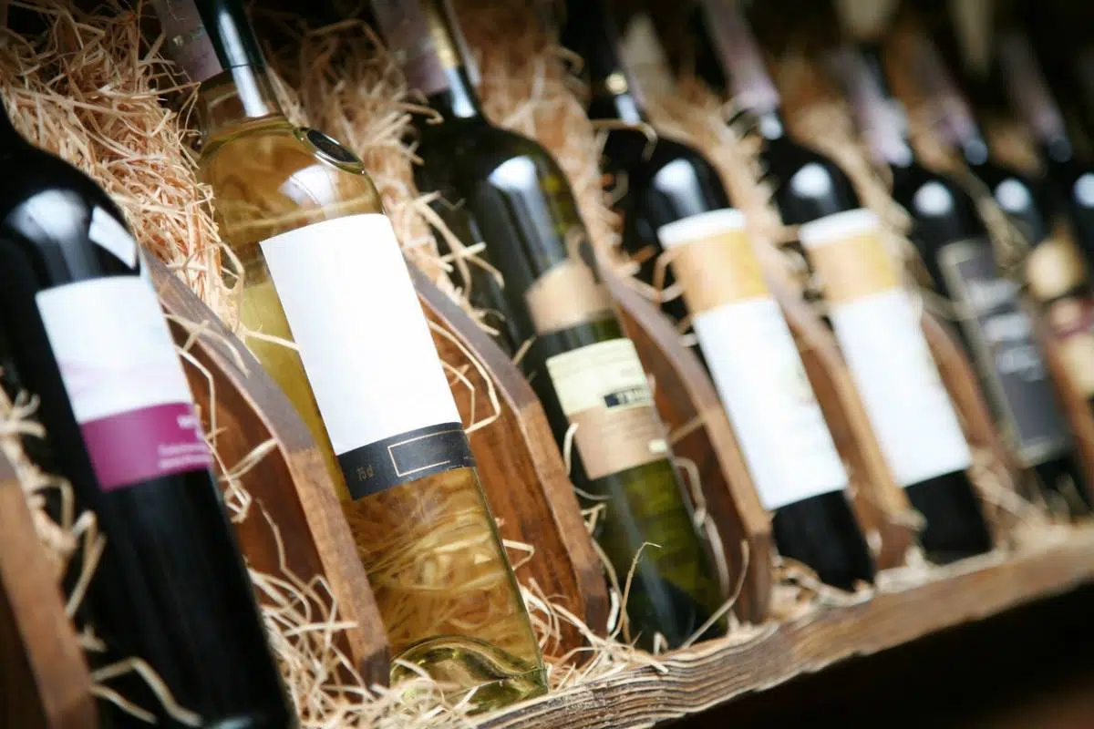 Des bouteilles de vin