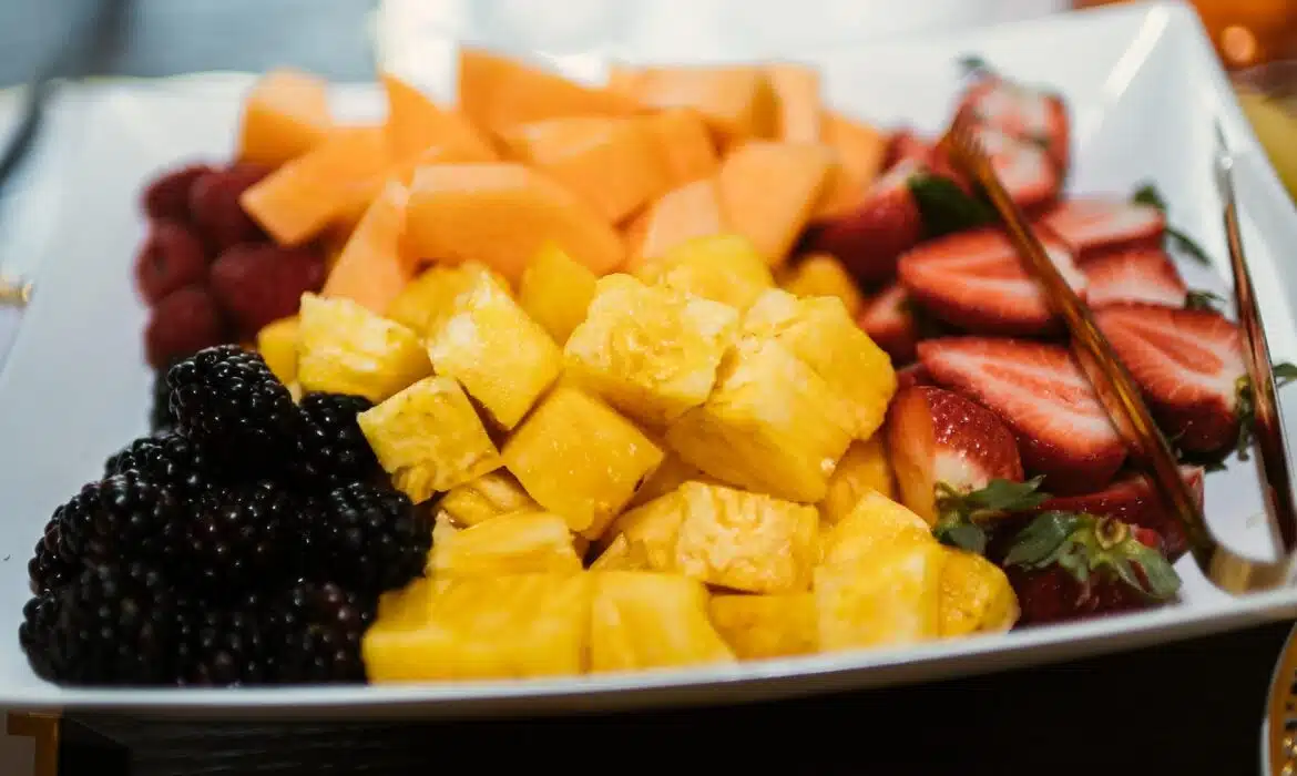 Idées créatives de liquides à ajouter dans une salade de fruits pour une touche originale