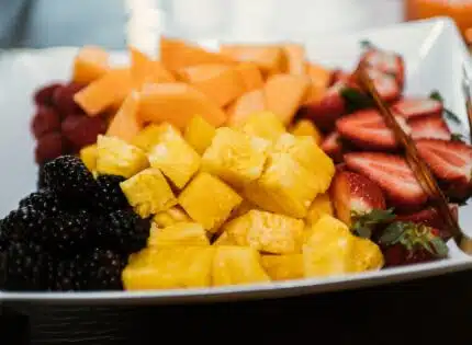 Idées créatives de liquides à ajouter dans une salade de fruits pour une touche originale