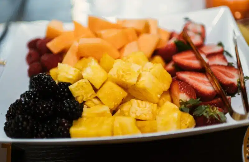 Idées créatives de liquides à ajouter dans une salade de fruits pour une touche originale