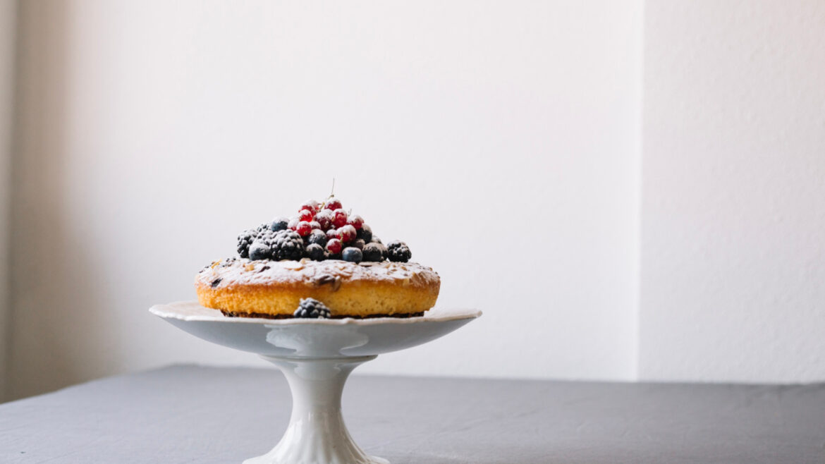 Supports à gâteau : astuces pour présenter vos desserts comme un pro